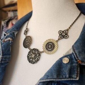 MEDALLION NECKLACE WITH RHINESTONES - EUC